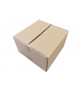 Caja de cartón súper resistente de medida 32x32x18, cerrada con precinto transparente